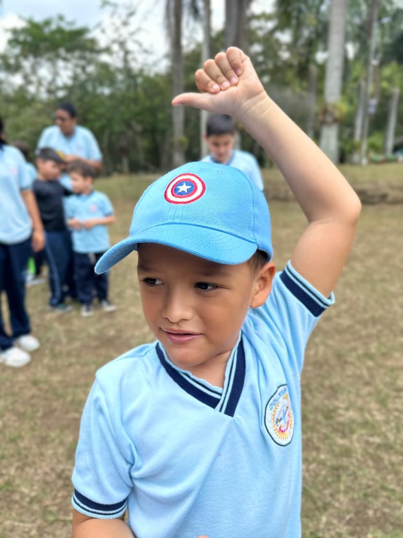 Niño en actividad pedagógica