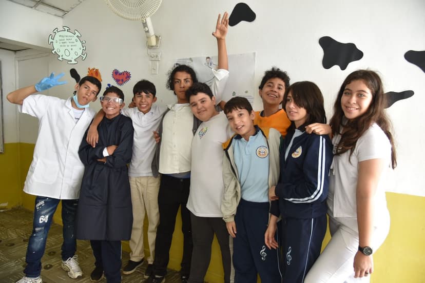 Adolescentes sonriendo